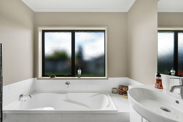 Photo of property in 20 Estate Grove, Inglewood, 4330