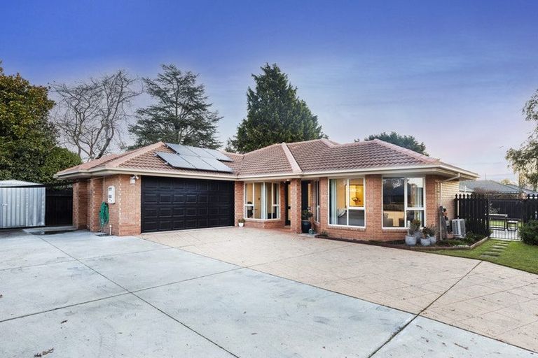 Photo of property in 20 Riegler Place, Belfast, Christchurch, 8051