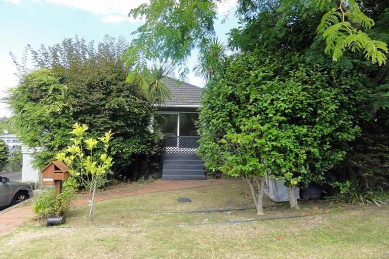 Photo of property in 42 Hillcrest Avenue, Hillcrest, Rotorua, 3015