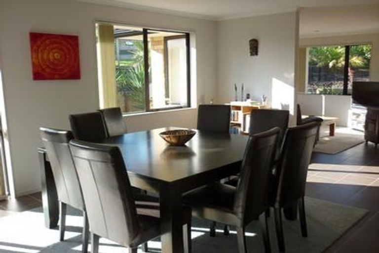 Photo of property in 1 Carol Lee Place, Albany Heights, Auckland, 0632