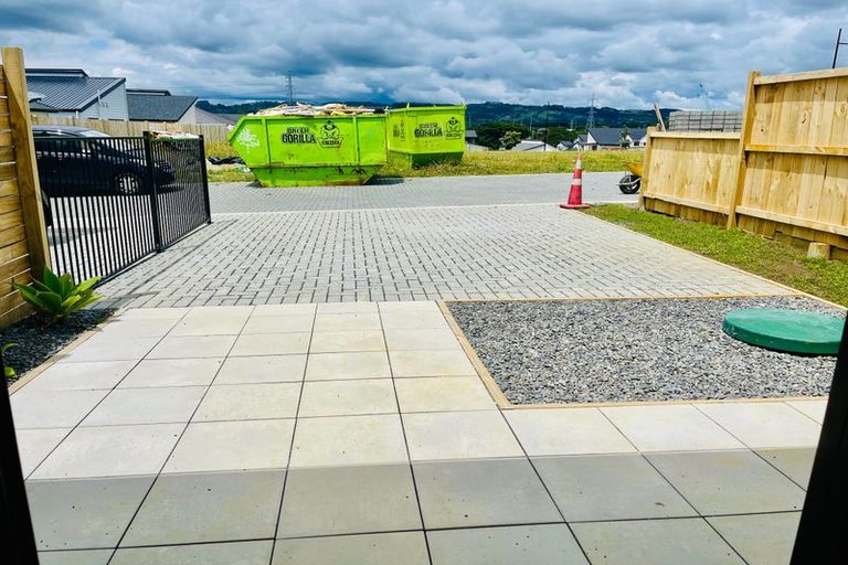 Photo of property in 22 Rorotu Avenue, Karaka, Papakura, 2113