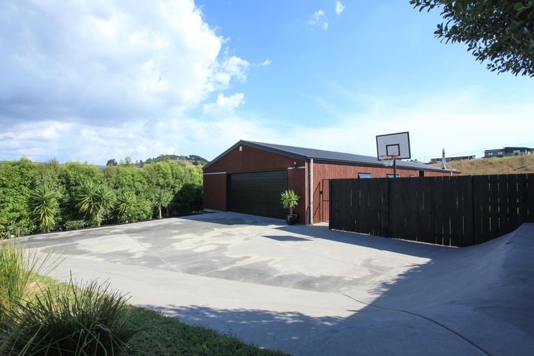 Photo of property in 18 Simon Road, Raglan, 3225