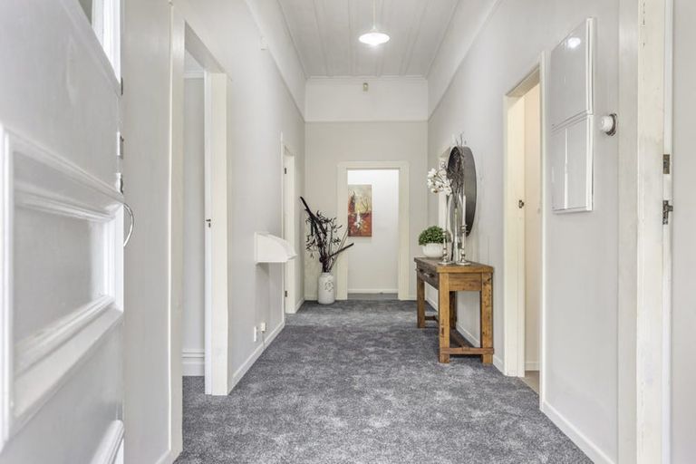 Photo of property in 3a Haverstock Road, Sandringham, Auckland, 1025