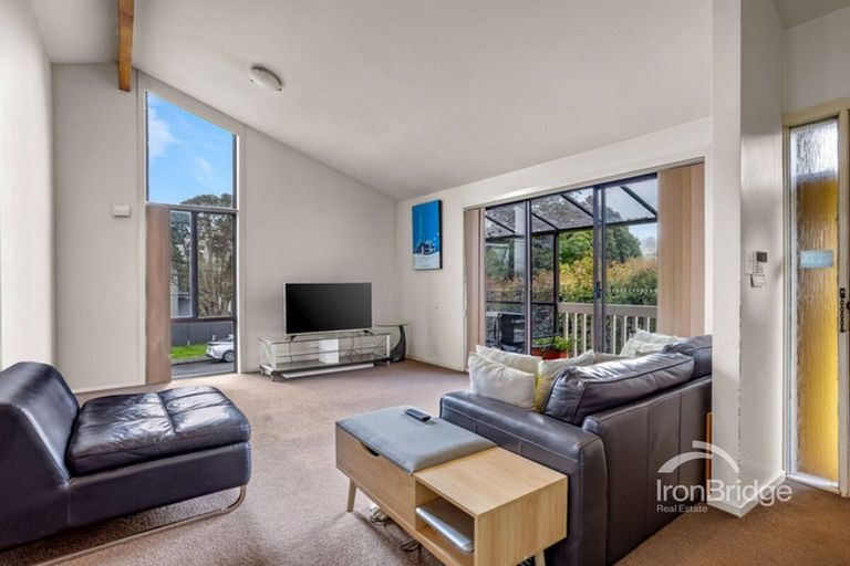Photo of property in 2/45 Merriefield Avenue, Forrest Hill, Auckland, 0620