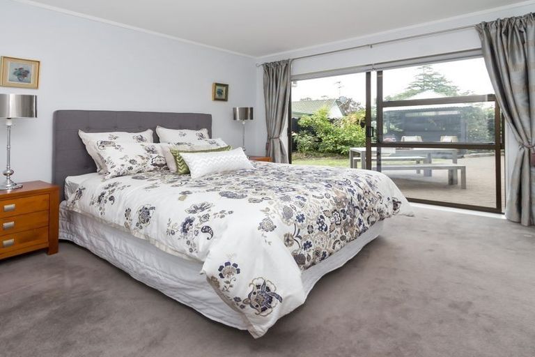 Photo of property in 5 Orohena Close, Northpark, Auckland, 2013