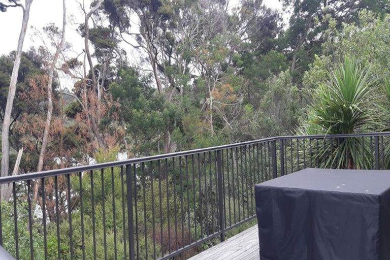 Photo of property in 1/206 Manuka Road, Bayview, Auckland, 0629