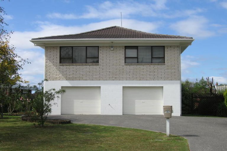 Photo of property in 19 Rosewarne Crescent, Glendene, Auckland, 0602