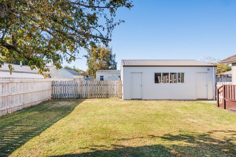 Photo of property in 11 Hendon Place, West End, Palmerston North, 4412