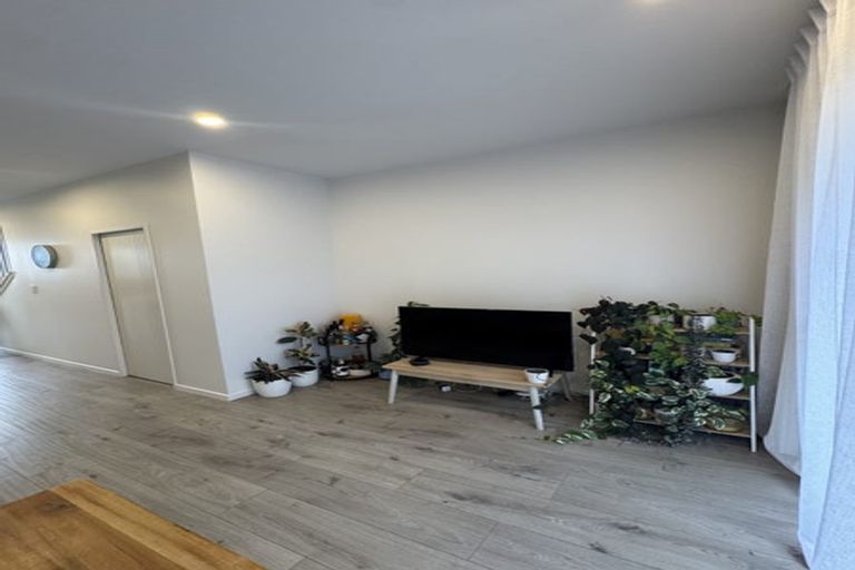 Photo of property in 4/11 Jaemont Avenue, Te Atatu South, Auckland, 0610