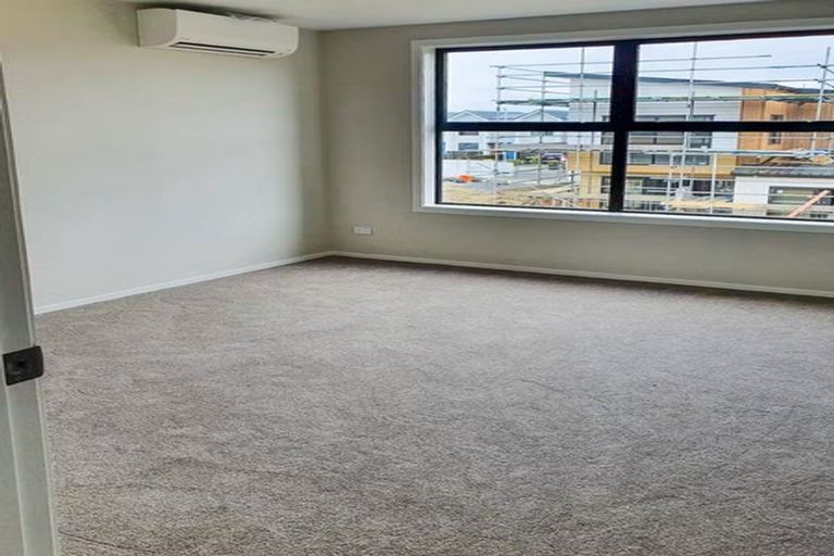 Photo of property in 15 Desalt Drive, Hobsonville, Auckland, 0616