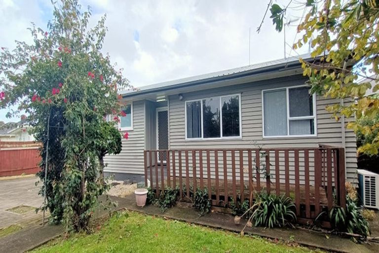 Photo of property in 2/12 Olive Crescent, Papatoetoe, Auckland, 2025