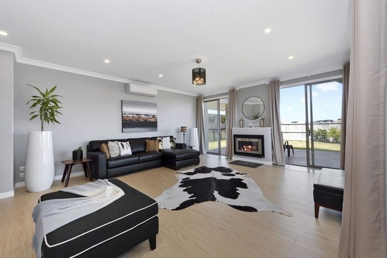 Photo of property in 14 Miranda Place, Flagstaff, Hamilton, 3210