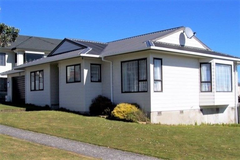 Photo of property in 25 Pelorous Street, Paparangi, Wellington, 6037