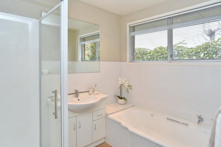 Photo of property in 36 Highfield Place, Avonhead, Christchurch, 8042