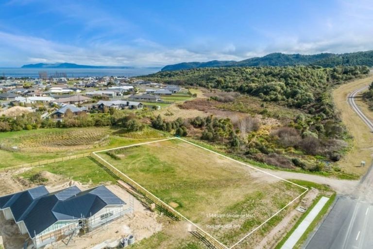 Photo of property in 15 Kahikatea Drive, Kinloch, Taupo, 3377