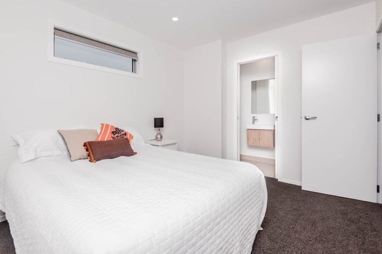 Photo of property in 27c Ranui Terrace, Tawa, Wellington, 5028