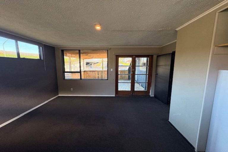 Photo of property in 96 South Road, The Glen, Dunedin, 9011