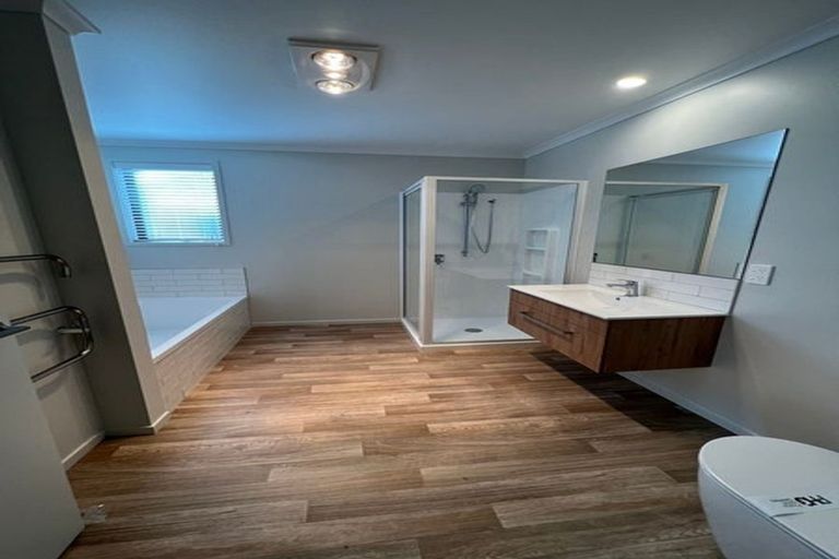 Photo of property in 12 Wrybill Way, Welcome Bay, Tauranga, 3112