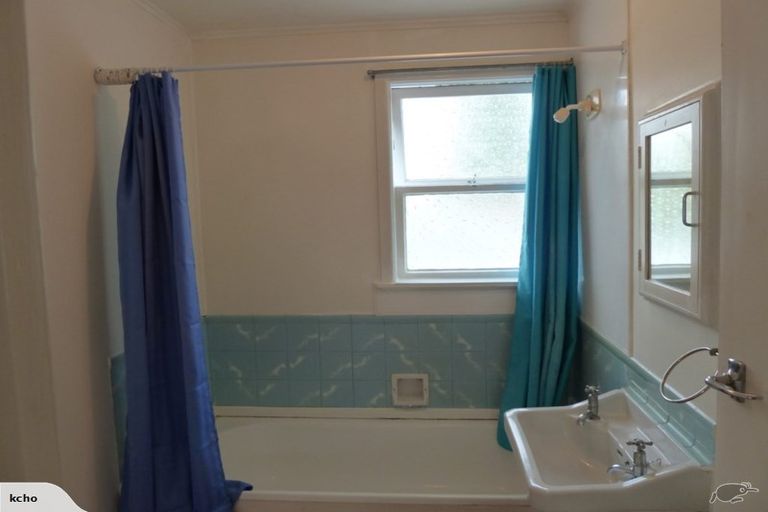 Photo of property in 2/25 Nutsey Avenue, Northcote, Auckland, 0627