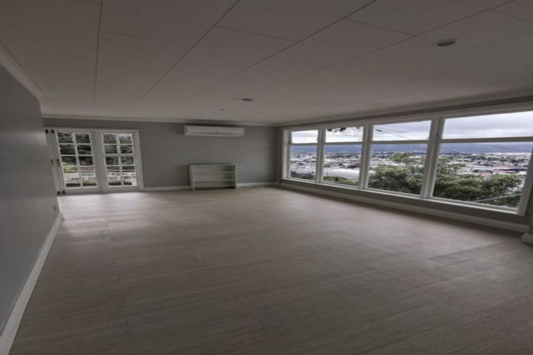 Photo of property in 10 Korokoro Road, Korokoro, Lower Hutt, 5012