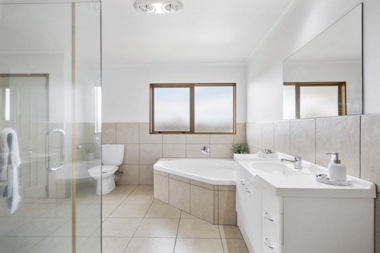 Photo of property in 5 Shire Place, Papamoa Beach, Papamoa, 3118