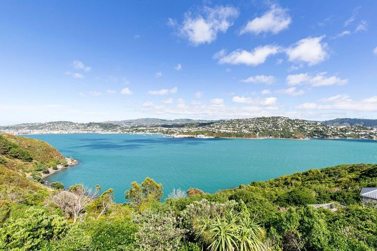 Photo of property in 3 Countess Close, Maupuia, Wellington, 6022