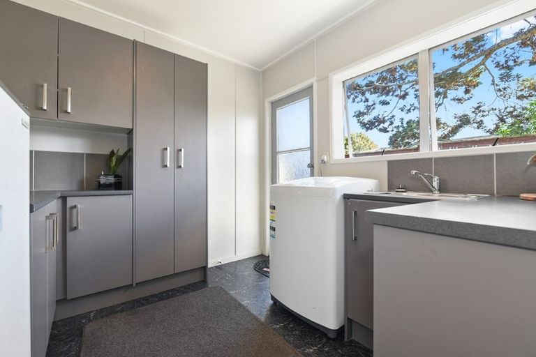 Photo of property in 4 Sandleigh Road, Hamilton Lake, Hamilton, 3204