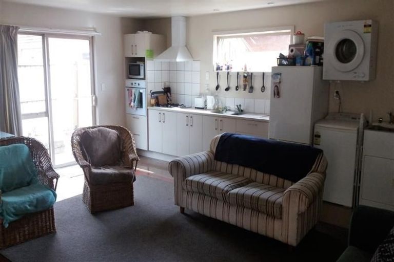 Photo of property in 2/73 Grafton Street, Waltham, Christchurch, 8011