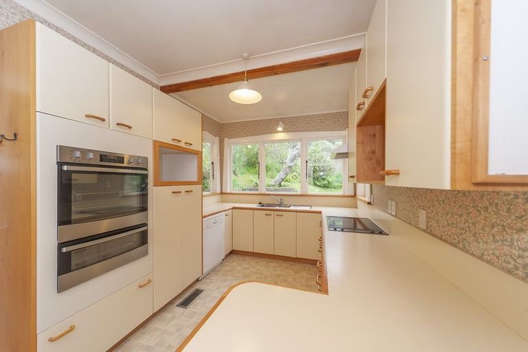 Photo of property in 6 Highland Crescent, Wadestown, Wellington, 6012