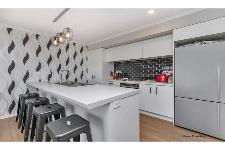 Photo of property in 19-21 Kauri Drive, Kumeu, 0810