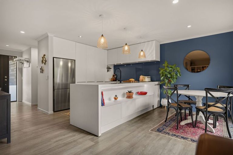 Photo of property in 6 Alluvial Court, Arthurs Point, Queenstown, 9371