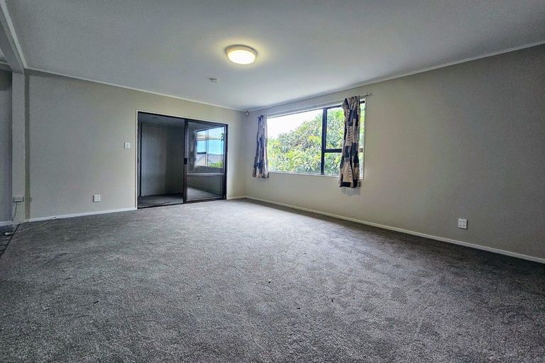 Photo of property in 1/151 Te Irirangi Drive, Flat Bush, Auckland, 2019