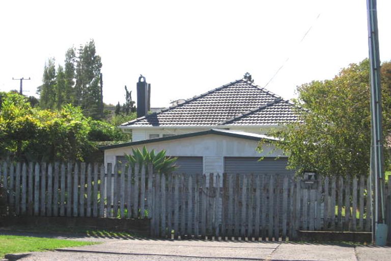 Photo of property in 131 Seabrook Avenue, New Lynn, Auckland, 0600