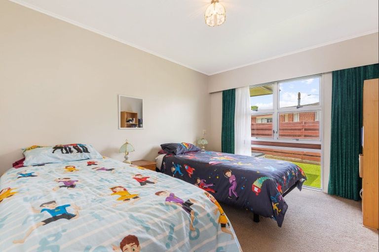 Photo of property in 120 Benmore Avenue, Cloverlea, Palmerston North, 4412