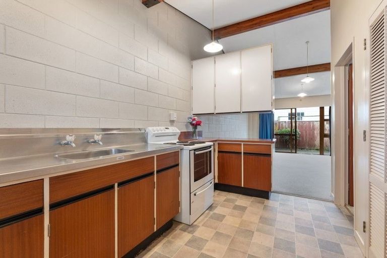 Photo of property in 1/128 Albert Street, Terrace End, Palmerston North, 4410