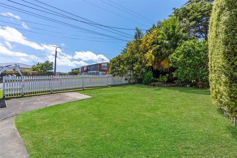 Photo of property in 1/33 Exmouth Road, Northcote, Auckland, 0627