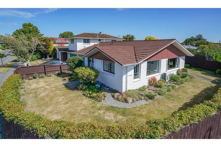 Photo of property in 1/1 Rosedale Place, Avonhead, Christchurch, 8042