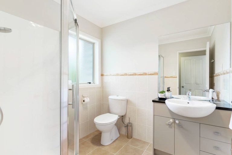 Photo of property in 30 Erne Crescent, East Tamaki, Auckland, 2016