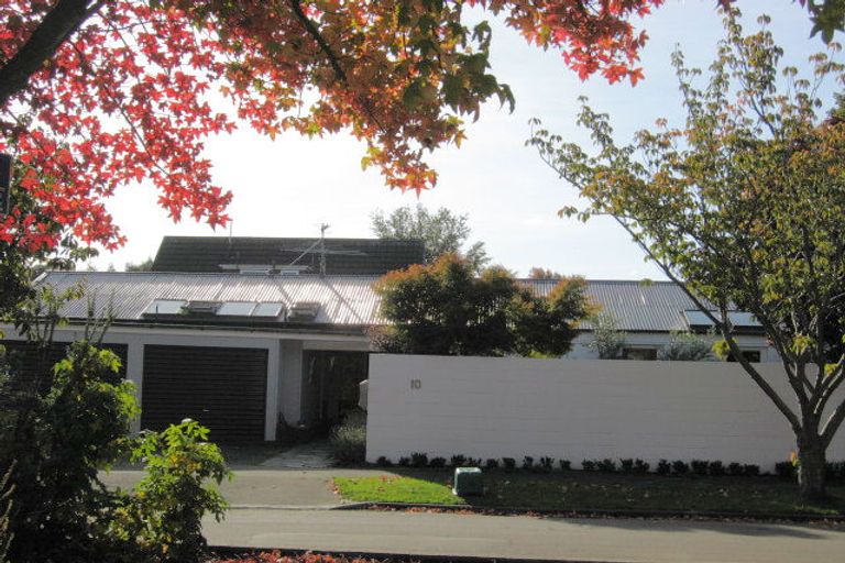 Photo of property in 10 Moorpark Place, Ilam, Christchurch, 8041