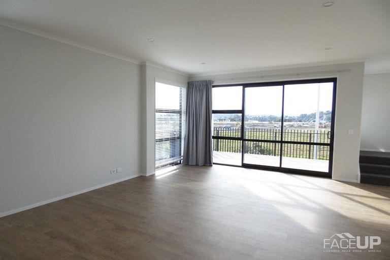 Photo of property in 75 Glidepath Road, Hobsonville, Auckland, 0616