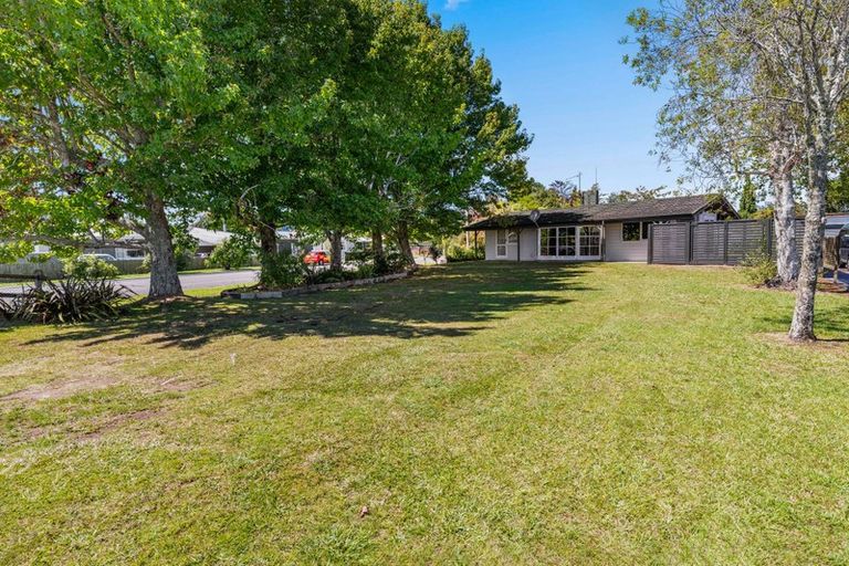 Photo of property in 20 Willow Avenue, Hannahs Bay, Rotorua, 3010