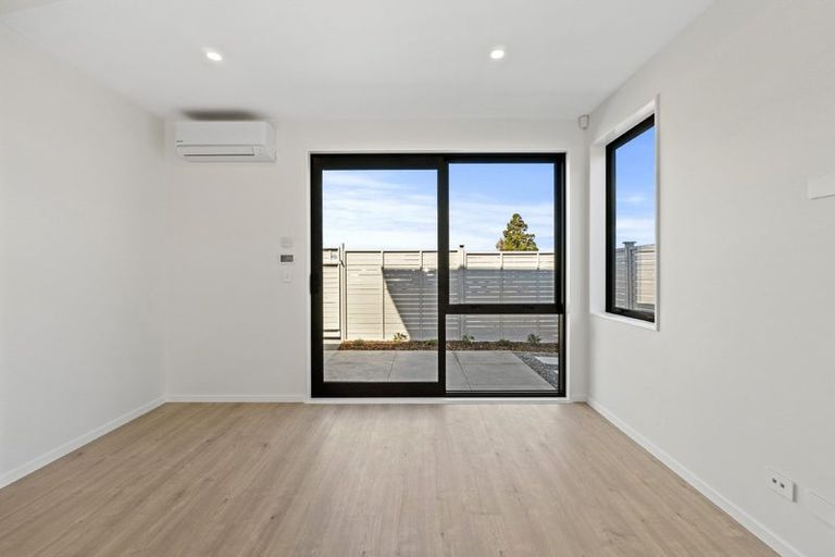 Photo of property in 116 Pepene Avenue, Takanini, Auckland, 2112