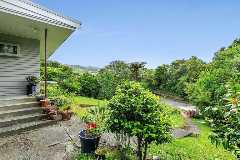 Photo of property in 4 Stephen Street, Tawa, Wellington, 5028