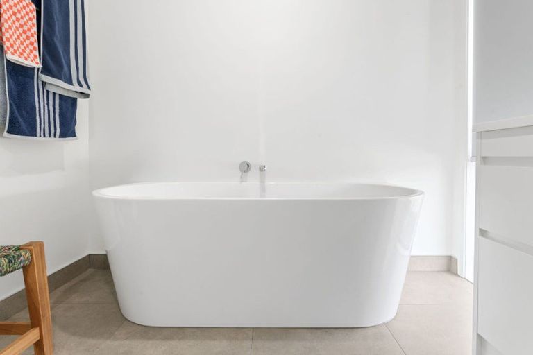 Photo of property in 79 Omahina Street, Raglan, 3225