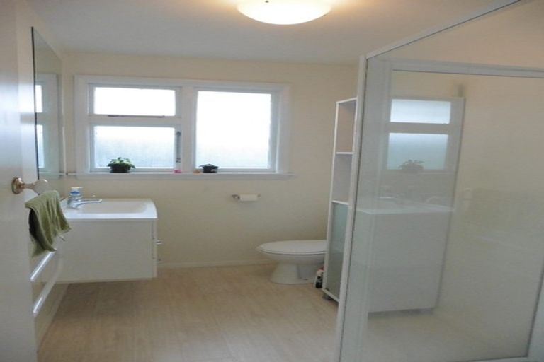 Photo of property in 4/111 Aikmans Road, Merivale, Christchurch, 8014