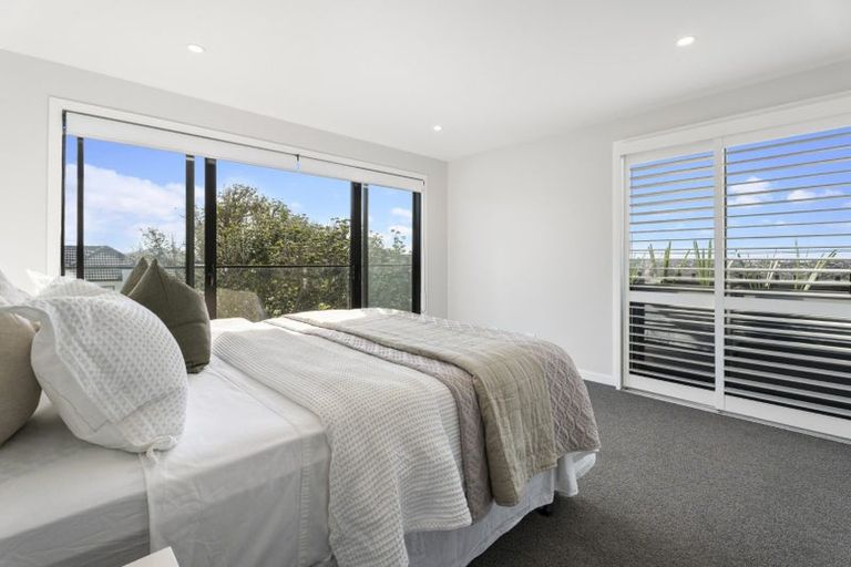 Photo of property in 2/32a Westgate Drive, Massey, Auckland, 0614