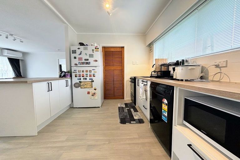 Photo of property in 1/13 Royal Arch Place, Rosehill, Papakura, 2113