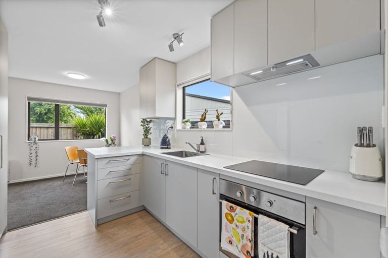 Photo of property in 6b Dickson Crescent, Hornby, Christchurch, 8042