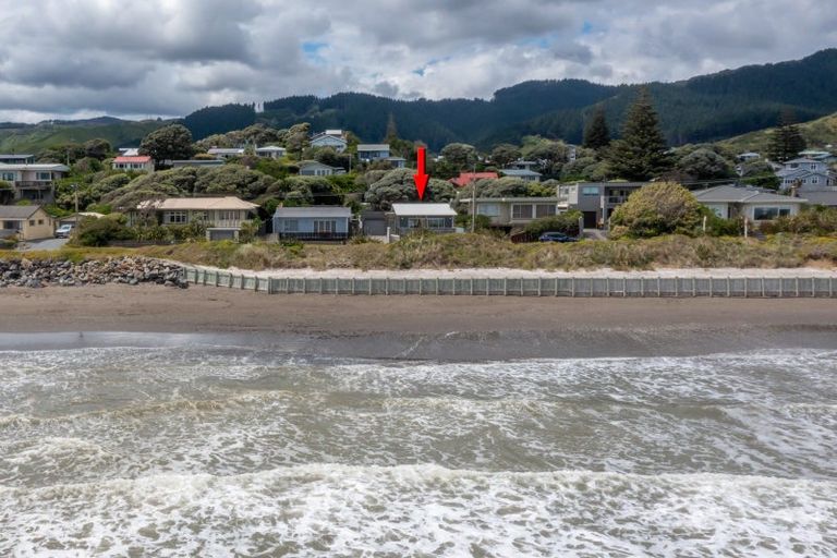 Photo of property in 121 The Parade, Paekakariki, 5034