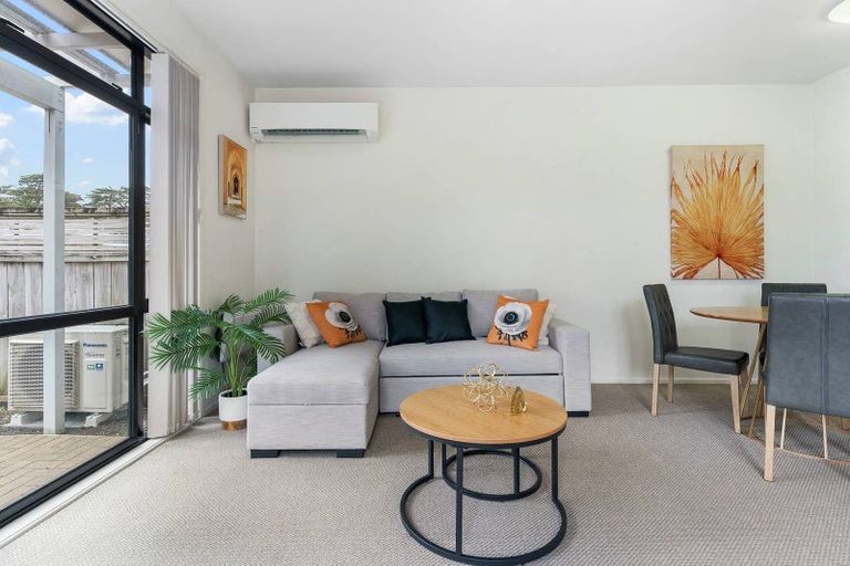 Photo of property in 118/2 Armoy Drive, East Tamaki, Auckland, 2016